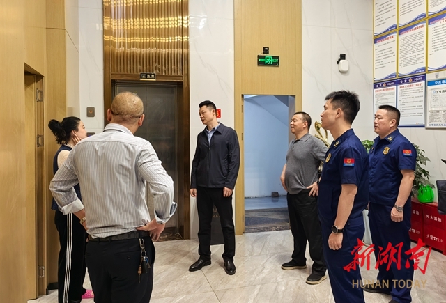 彭韬暗访督导“五一”节前安全生产和消防安全工作