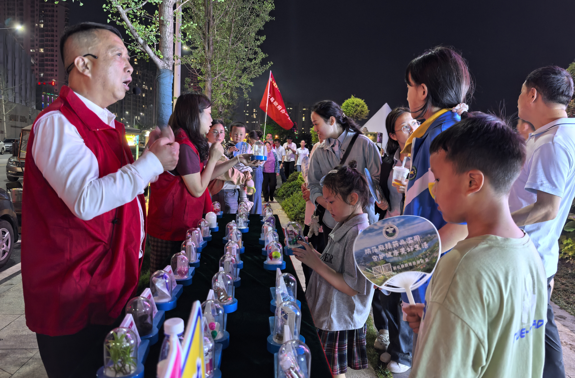 健行万步 无毒人生丨新化县禁毒委员会开展“万步有约”健走禁毒宣传活动