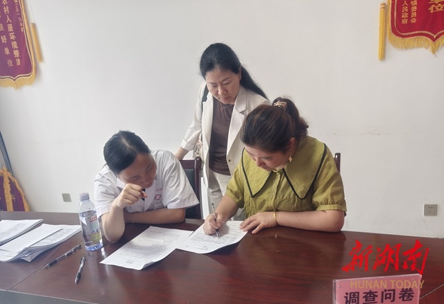 省 市疾控中心专家现场指导新化县特定健康问题哨点监测工作