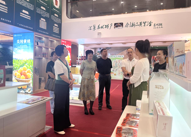 吉庆镇赴长对接资源 激活产业发展新动能