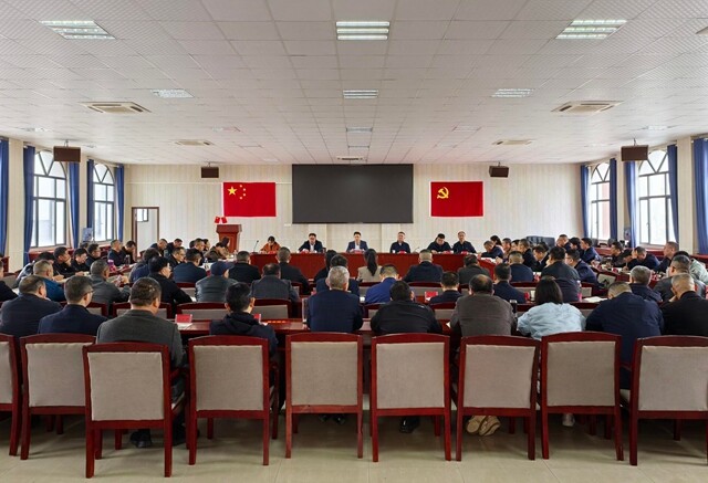 新化县委党校举行2025年秋季学期主体班学员座谈会