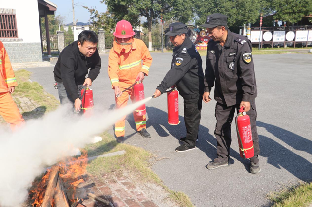楚怡高级工业学校新化旧址陈列馆组织开展消防安全演练活动