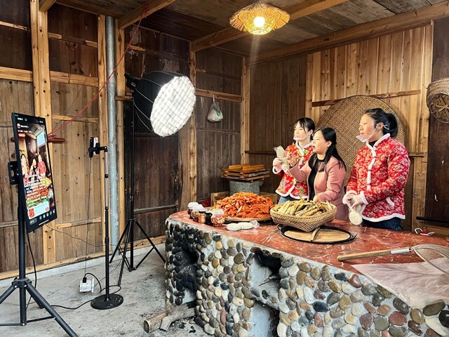 代表委员风采 | 新化县政协委员陈艳 电商赋能农业 履职助力振兴