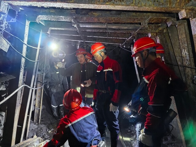 邹剑锋“四不两直”督导检查煤矿安全生产工作