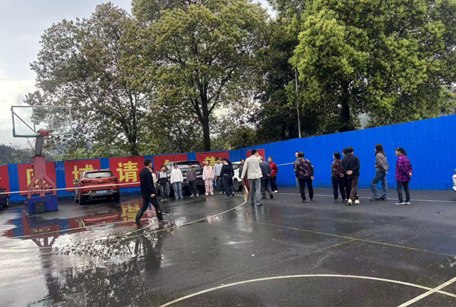 新化县多方联动开展转移演练 织密校园及周边地质灾害安全防护网