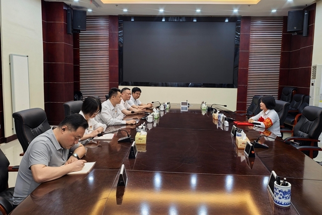 彭韬会见全国先进基层党组织代表