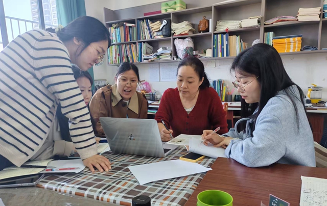 “管”出温度  “理”出智慧 | 何英：共情陪伴 做一缕阳光照亮孩子前行的路
