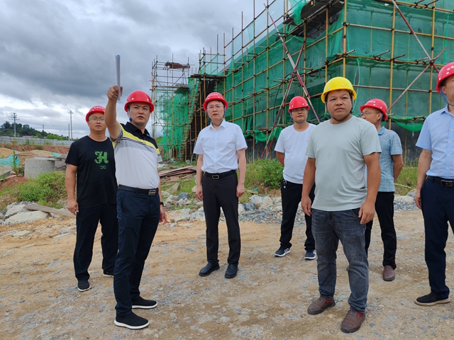 邹剑锋调研督导项目建设推进工作