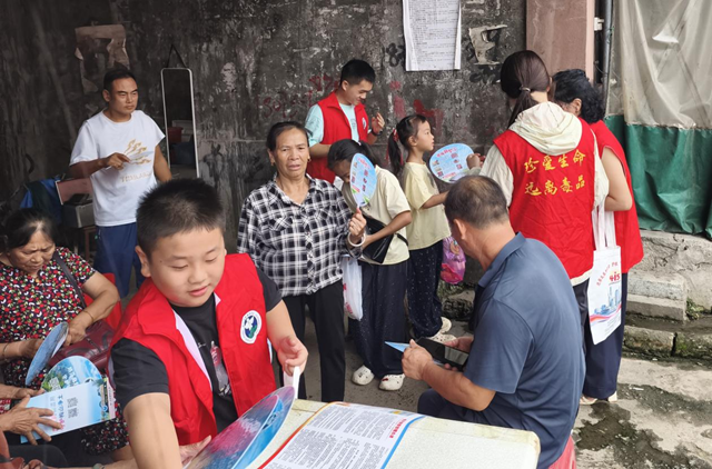 新化禁毒在线 | 禁毒宣传赶大集 平安关爱暖人心