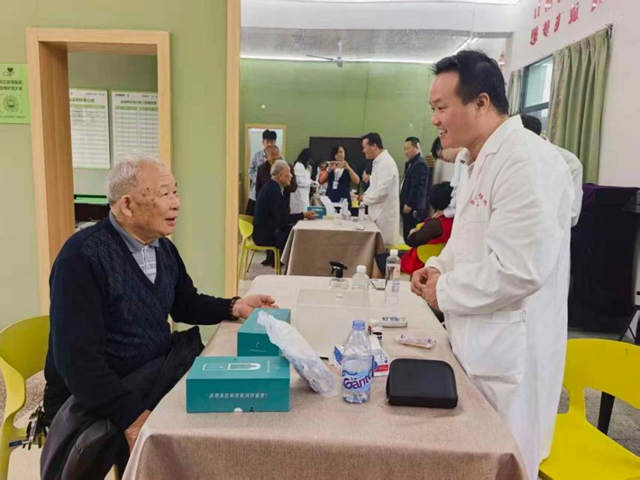 吉庆镇 “银龄工程” 暖重阳  五项服务守护银发幸福